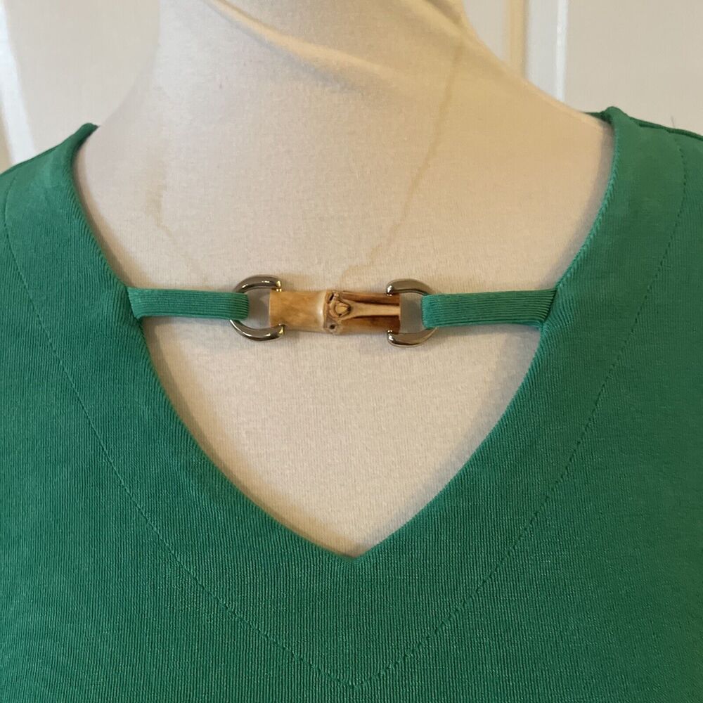 Travelers Chicos Womens Pullover Tunic Top Size 1 US  8/10 Green Slinky V Neck - Picture 3 of 12